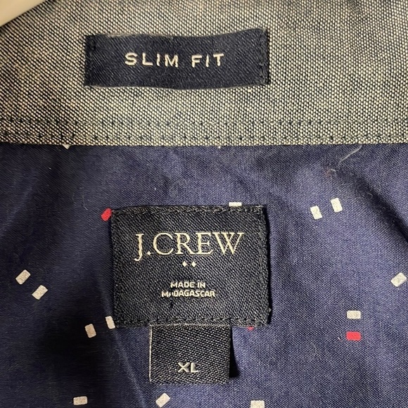 J.Crew Men's Slim Fit  Button Down Shirt, XL, Navy with red & white design - Picture 2 of 7